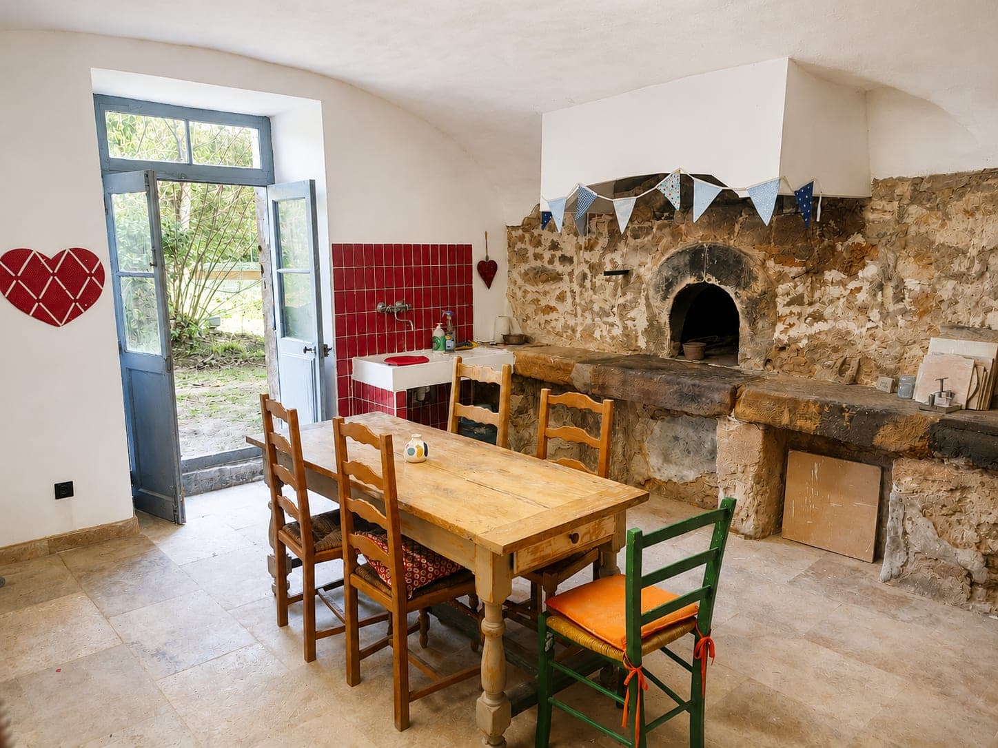 Ancien moulin à eau et atelier de poterie Le Moulin Arts au Cannet-des-Maures, Provence